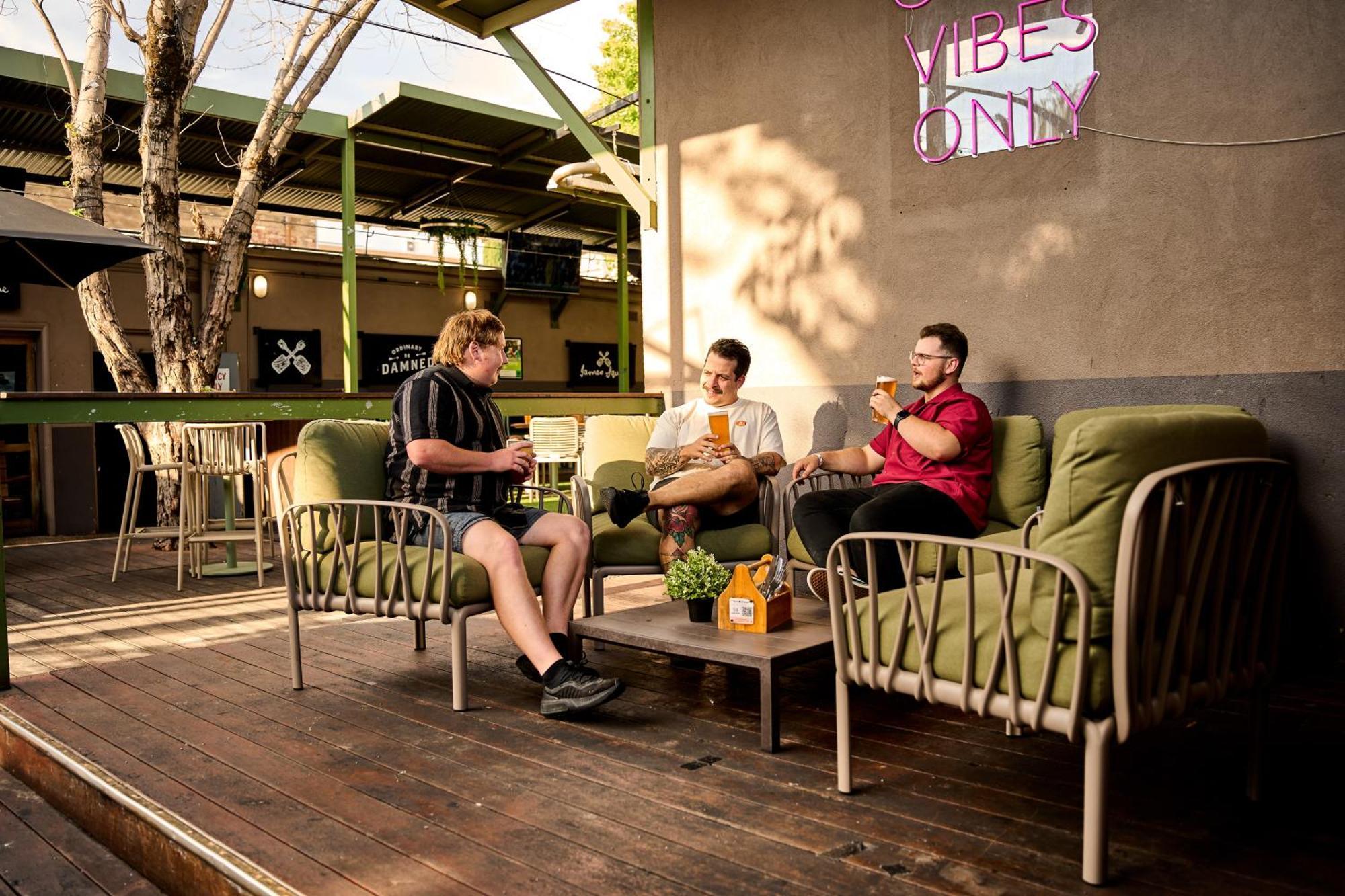 Beer Deluxe Albury Hotel Exterior photo